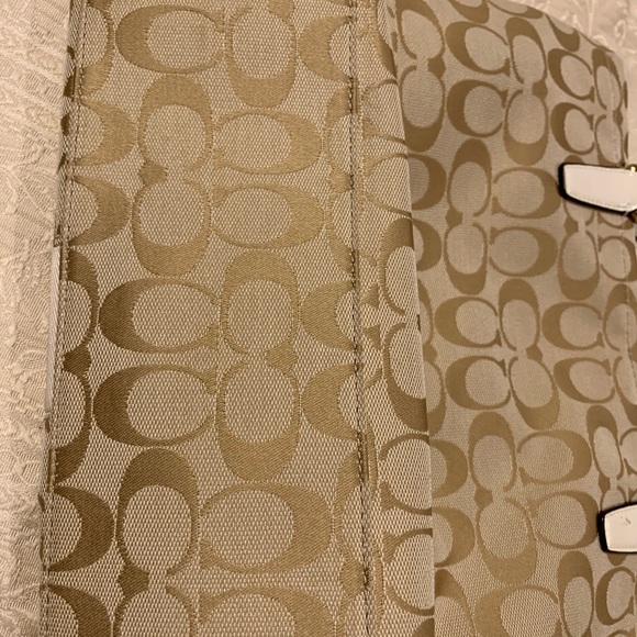 Coach - Picture 4 of 5